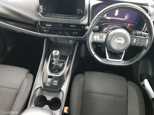 Nissan Qashqai 1.3 PET MILD HYBRID SV PREMIUM - Image 4