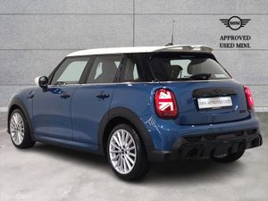 Mini Cooper 5-Door Cooper Sport - Image 3