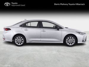 Toyota Corolla Saloon - Image 3
