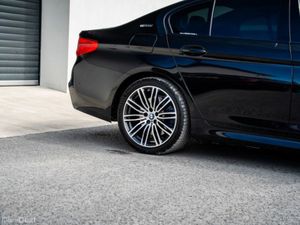 BMW 5-Series 530 E G30 M Sport 4DR Auto - Image 4