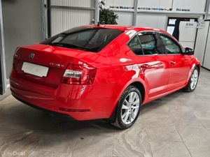 17 SKODA OCTAVIA 2.0 DIESEL AUTOMATIC - Image 3