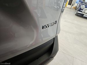 222 TOYOTA RAV4 PETROL HYBRID - Image 4