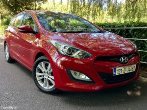 Hyundai i30 Tourer Estate Elite Edition 1.4 Crdi - Image 2