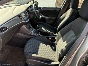 Opel Astra 2017 / finance 29 euro per week - Image 4