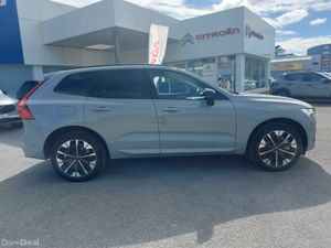 Volvo XC60 MY26 T6 AWD PLUG-IN HYBRID - Image 3