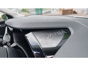 Skoda Fabia ESSENCE -NEW CAR-DELIVERY MILEAGE-SPEC - Image 4