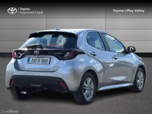 Toyota Yaris YARIS HYBRID LUNA - Image 2