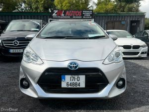 17 Toyota Aqua 1.5 HYBRID - Image 3