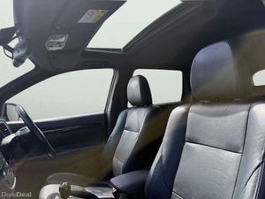 Mitsubishi Outlander 7 SEATER 4WD MT Black Line 4D - Image 2