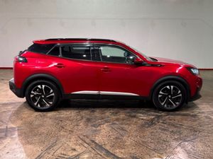 Peugeot 2008 1.2 AUTOMATIC SUV - ALLURE EDITION - - Image 3