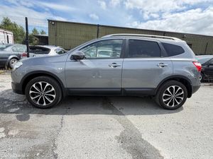 Nissan Qashqai 2014 4X4 drive N-Tech diesel 7 Seat - Image 3