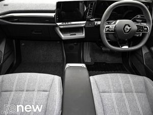 Renault Megane E-Tech Equilibre EV60 220hp - Image 3