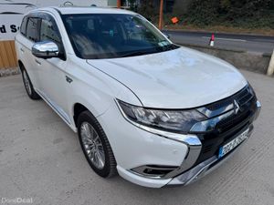202 Mitsubishi Outlander 2.4L Plug-in EV Intense - Image 4