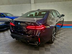 I5 M SPORT PRO ( HUGE SPEC )( FULL OF FACTORY EXTR - Image 4