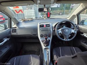 Toyota Auris 2008 - Image 4