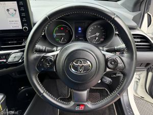 Toyota C-HR GR 1.8 HYBRID AUTO // 360 PARKING CAME - Image 4
