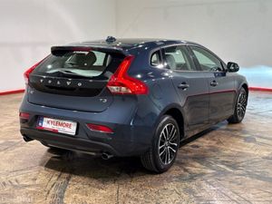 Volvo V40 1.5 AUTOMATIC - LEATHER UPHOLSTERY - FAC - Image 4
