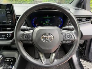 Toyota Corolla WXB EDITION 1.8 HYBRID AUTO // HALF - Image 4
