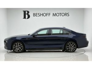 BMW 7-Series 750e M-SPORT X-DRIVE=IVORY INTERIOR// - Image 2