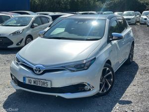 Toyota Auris BRICK LANE AUTOMATIC 1.8 PETROL HYBRI - Image 2