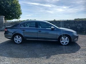 Volkswagen Passat 2014 - Image 2