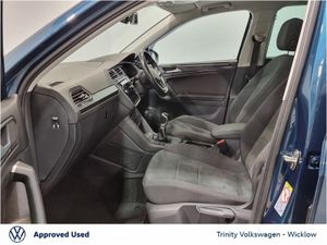 Volkswagen Tiguan ** ELEGANCE ** PAN ROOF ** 2.0 T - Image 4