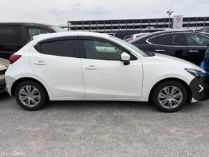 🔵 Mazda Demio/2 1.3 Petrol Automatic Low Km - Image 4