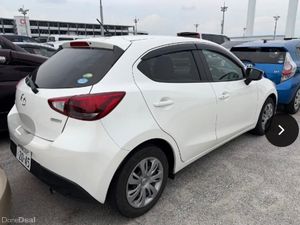 🔵 Mazda Demio/2 1.3 Petrol Automatic Low Km - Image 3