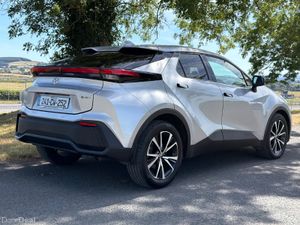Toyota C-HR 2024 Sport 1.8 Hybrid - Image 4