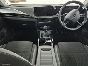 Opel Astra SC 1.2 Turbo 110PS 6 Speed - Image 4