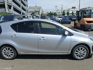 🔵 Toyota Aqua 1.5 Petrol Hybrid Automatic Low Km - Image 3