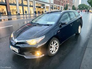 2018 Toyota Auris Hybrid Luna Touring Sports - Image 3