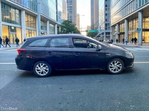 2018 Toyota Auris Hybrid Luna Touring Sports - Image 4