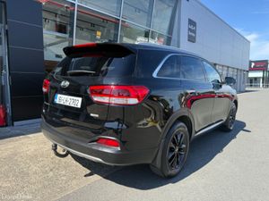 Kia Sorento Platinum 5DR - Image 4