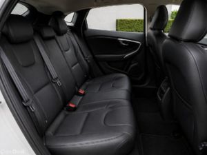 2014 VOLVO V40 T4 Automatic | Only 55,000 KM - Image 3