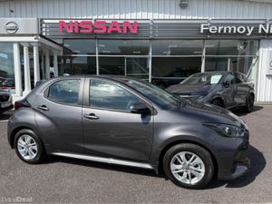 Toyota Yaris 1.5 Hybrid Auto 5dr Luna - Image 4