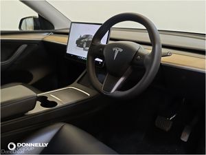 Tesla Model Y Hatchback Long Range - Image 4