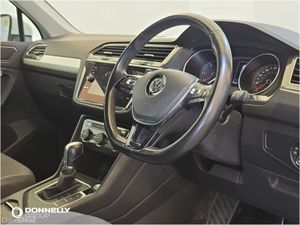 Volkswagen Tiguan Diesel Estate SE Nav - Image 4