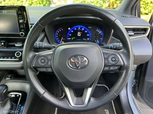 Toyota Corolla ICON 1.8 HYBRID AUTO // APPLE CARPL - Image 4