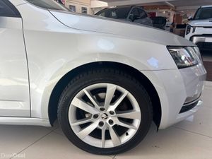 Skoda Octavia 2.0 TDI 150bhp Ambition - Image 4