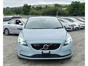 Volvo V40 2.0L Diesel D4 MOMENTUM - Auto - Low mil - Image 2