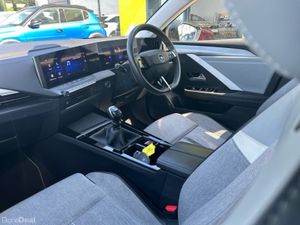 Opel Astra 5 DR HATCH-ELEGANCE-1.2 130PS - Image 3