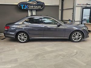 15 MERCEDES BENZ E-CLASS 220 - Image 3