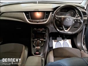 Opel Grandland X 1.6 Petrol/Electric FWD 225 PS PH - Image 3