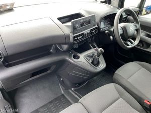 Citroen Berlingo TOUCH BlueHDi 100 S&S MWB 5 seats - Image 2
