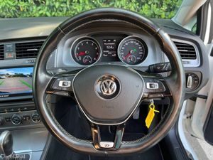 Volkswagen Golf LOUNGE R-LINE PACK 1.2 TSI AUTO // - Image 4