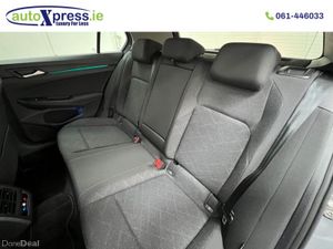Volkswagen Golf 2.0 TDI ACTIVE, Low mileage, Rever - Image 4