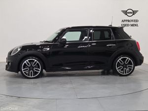 Mini Cooper 5-Door Cooper Sport - Image 4