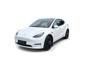 Tesla Model Y PERFORMANCE AWD - Image 3