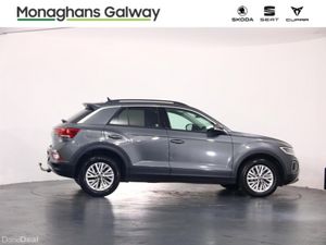 Volkswagen T-Roc LIFE 2.0 TDI MANUAL 6SPEED FWD 11 - Image 3